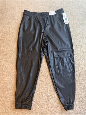 NWT Stylus Black Vegan Leather Joggers size X-Large